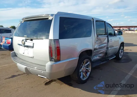 2014 Cadillac Escalade Esv Luxury z USA, uszkodzony, nr VIN 1GYS4HEF7ER130816